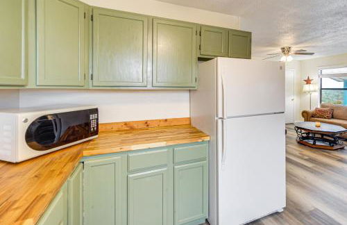 Group Getaway! Hill Country Basecamp with Trails - Foto 5