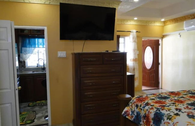 Immaculate 2-bed House in Greater Portmore - Foto 9