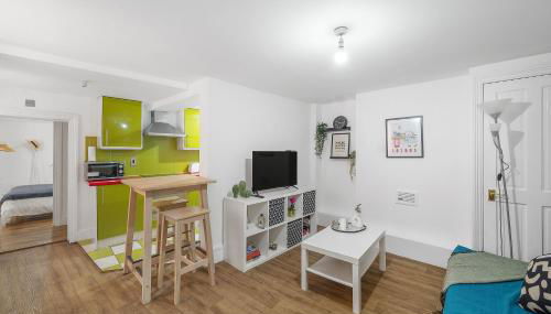 Well Connected 2 Bedroom Flat with Ensuite Bathrooms in London SE5 - Foto 5