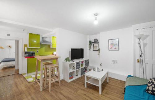 Well Connected 2 Bedroom Flat with Ensuite Bathrooms in London SE5 - Foto 5