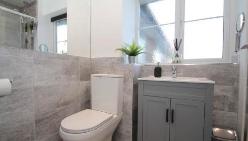 Lovely house overlooking field with woodland walks - Foto 5, Shower