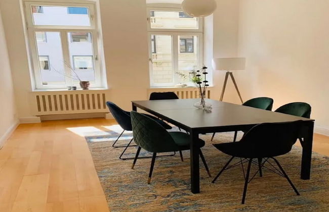 Inviting Holiday Home With Balcony or Terrace - Foto 27