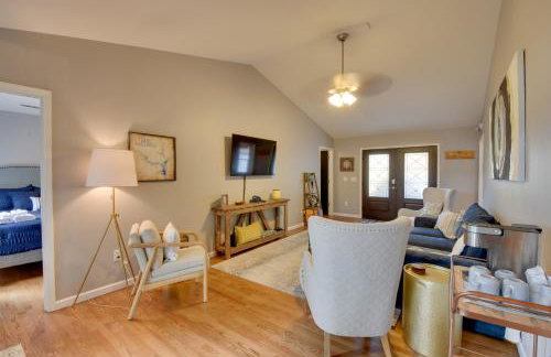 Lakefront Westminster Retreat with Boat Dock! - Foto 6