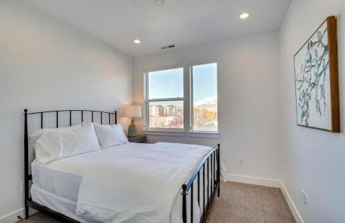 Modern Downtown Provo Townhome with Balcony! - Foto 23