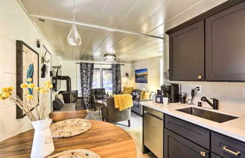 Walk to Lake Tahoe Cozy Zephyr Cove Cabin! - Foto 1