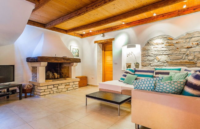 Beautiful Villa Consisting of two Houses With Private Pool, Near Pula and Beach - Foto 13