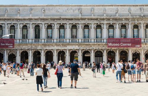 Elegant apartment with LIFT in historical 1600 Palace, a few min walk from San Marco Square - Foto 29