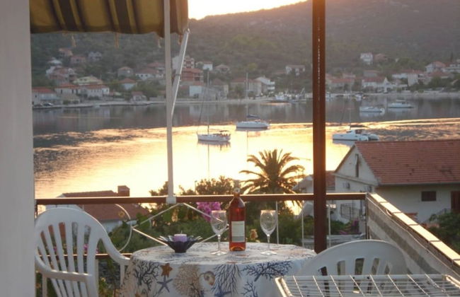 Romantic Apartment With Sea View Vinišće, Dalmatia - Foto 7