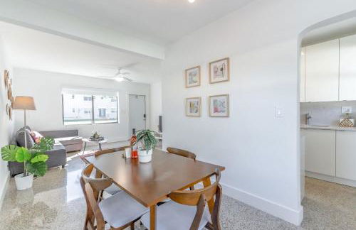 Renovated Apts with Kitchen, Fast WiFi, Smart TV, Roku & Pool Onsite 4 mi to Surfside Beach - Foto 29