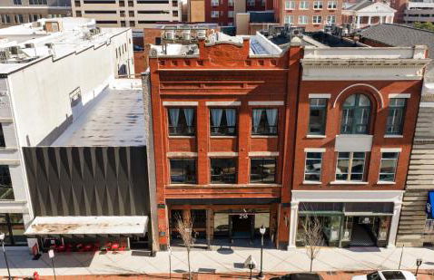 Luxe 220 Suite 2 - Photo 60