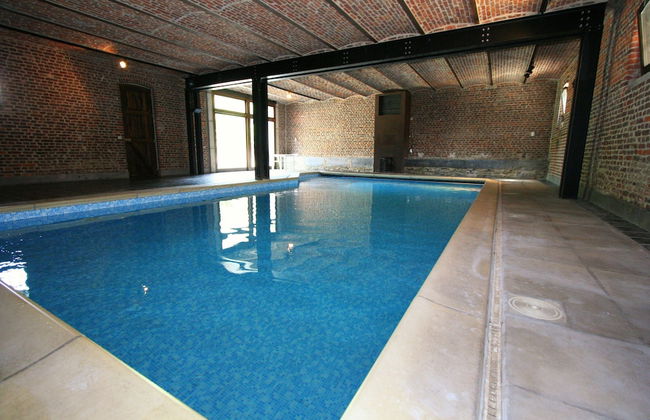 Mansion With Pool, Neblon - Foto 1