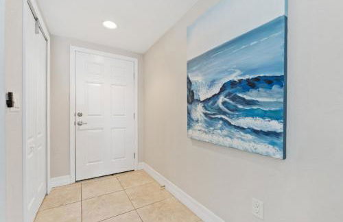 Ocean View Next to Pool and Amenities Corner Unit 3 Balconies OW20-201 - Foto 7