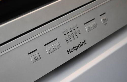 Air Maison - Family Home with Off-Road Parking - Photo 55