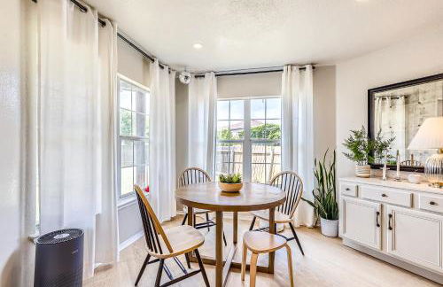 Bright & Luxury Entire House in Peaceful Neighborhood - Foto 9