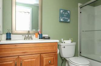 NEW! 3-story Townhome - Private, Self checkin, Quiet. - Foto 15