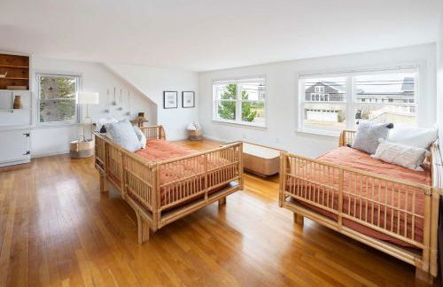 Salt and Cedar Steps to Beach - Foto 16