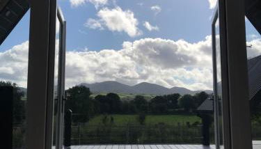 The Hut 45 - Photo 2