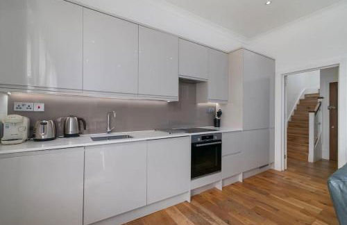 Modern Spacious 2 Bedroom Flat near Richmond Park - Foto 7
