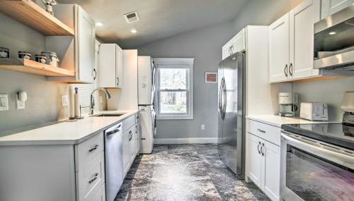 Walk to Shore Updated Buzzards Bay Cottage! - Foto 3