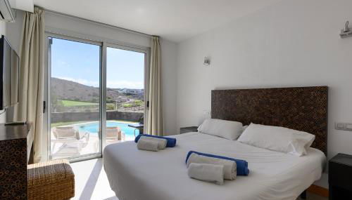 Villa in Salobre with Private Pool & Stunning View - Foto 2