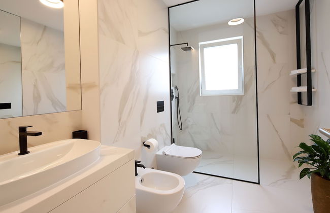 New Apartments with Pool near Beach - Photo 19