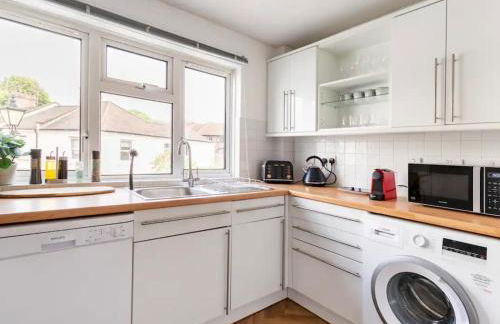 Bright and Spacious Apartment-Unbeatable Location! - Pass the Keys - Foto 7