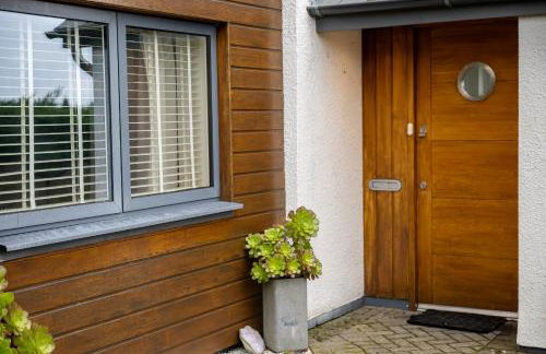 Spacious Coastal Retreat with Sea Views - Foto 74