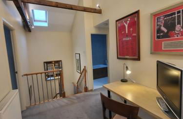 The Coach House - Photo 20