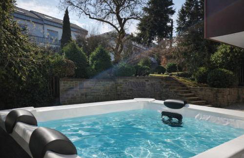 Ferienhaus Wintergarten für 8 Gäste und 2 Hunde in der Eifel mit toller Aussicht, Kamin und Garten - Foto 2