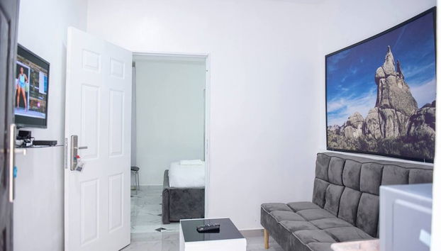 Lovely One-bed Apartment Located in Abuja - Foto 4, Soggiorno