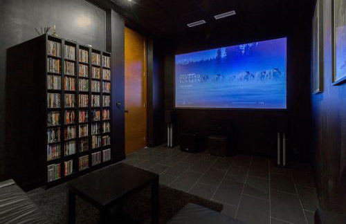 VLVilla - Villa de lujo en Valencia con piscina privada y sala de cine - Foto 4