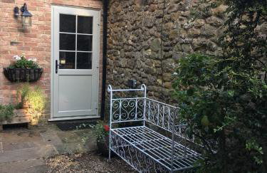 The coach house - Photo 17