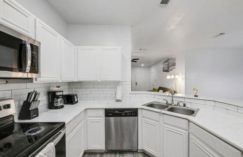 Tranquil 3BR I Free Parking I Workspace - Foto 10