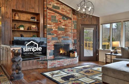 Bear Paw Cabin - 3 Living Areas, Hot Tub & Ping Pong Table - Foto 12