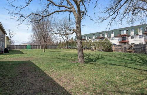 Tranquil 2BR Apt Mpls - 8075 Apt 2 - Foto 25