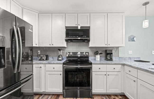 Coral Cabana - 3BD 2BA Home Close to Beach w/ Optional Golf Cart! - Foto 10