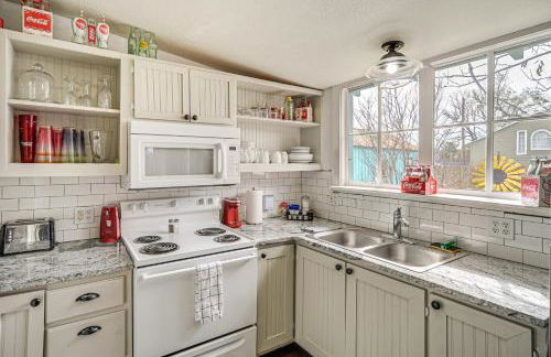 Retro Retreat in Llano with Screened Porch! - Photo 9