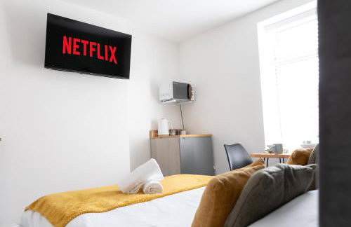 Bay City Studio Apartments - Foto 21