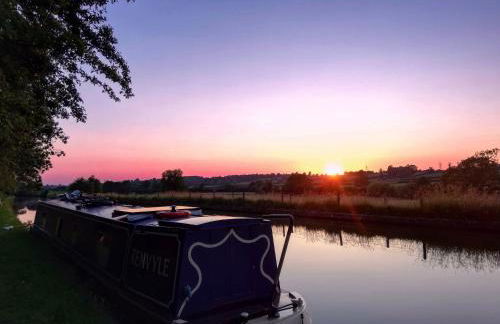 Narrow Escape - 50ft Boat on the Grand Union Canal, near Tring - Photo 13