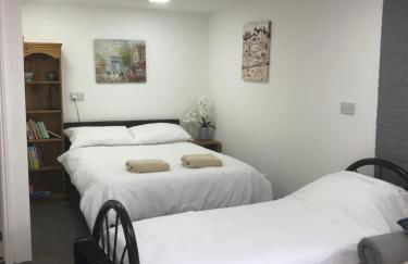 Annexe in lymington with private use of hot tub - Foto 5