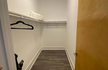 Chic Historic Loft in Downtown ILM - Foto 17