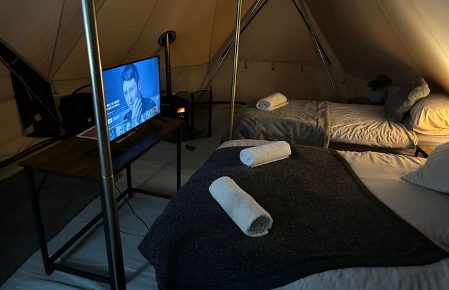 Cozy Winter Hot Tent With Log Burner, Tv & Hot tub - Foto 6