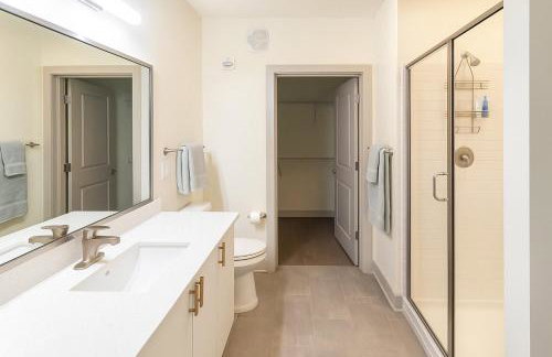 Luxury 2BR Stay Pool, Gym and Chill Areas - Photo 6