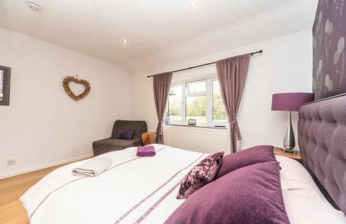 6 bedrooms beautiful home 3 bathrooms, quiet location with garden near Legoland Windsor Heathrow - Foto 37