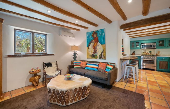 Dancing Hare - Colorful and Inviting Tesuque Home Right Next to Bishop`s Lodge - Foto 1