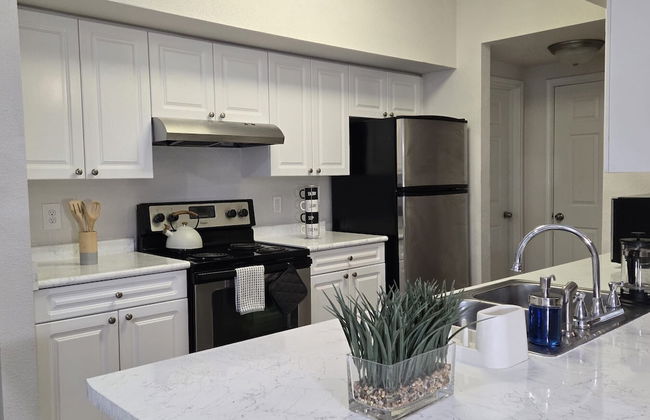 Apartment - Sleeps 5 - Pool - Parking - Gym - Foto 5