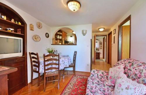 Comfy And Warm Ap With Balcony Surrounded With Beautiful Nature - Foto 4