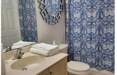 Blue Hideaway With Shared Spaces - Photo 9