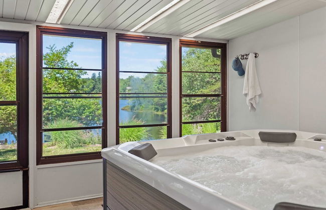 Simply Shores by Avantstay Private Beach + Dock Lake Overlook - Photo 2