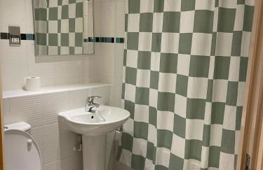 2 bedroom apartment near Wolverhampton train station - Foto 11